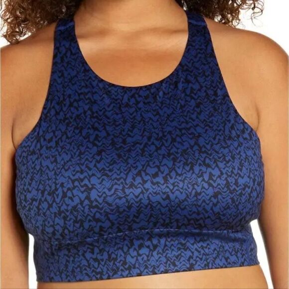 New Zella | Live-In Racerback Bra in Blue Twilight Wave Print - Picture 3 of 10